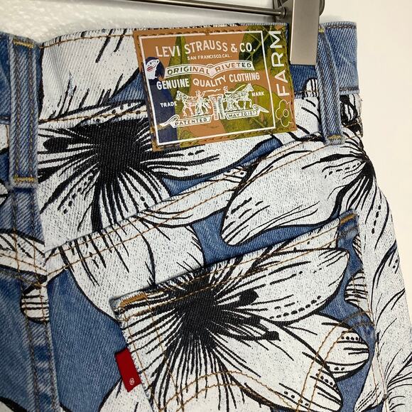 Levi’s Farm Rio Ribcage Denim Jean Shorts Button Fly Floral Print 28 - Picture 5 of 8
